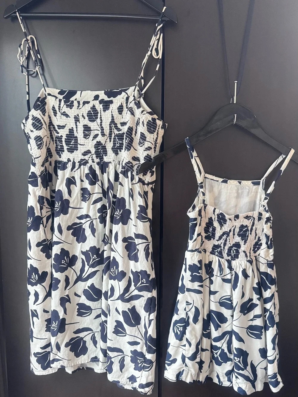 Mommy & Me Matching Floral White and Navy Floral Dresses Set Women’s L + Girls 5